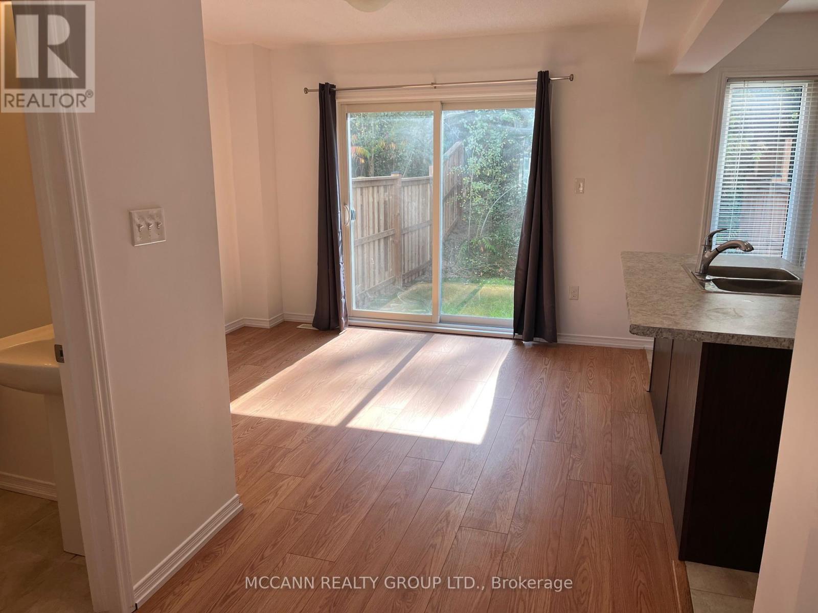 79 Franks Way, Barrie, Ontario  L4N 3J1 - Photo 6 - S12448344