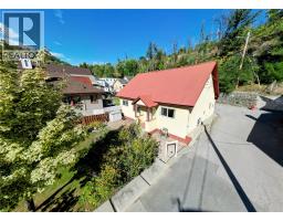 399 Rossland Avenue Trail