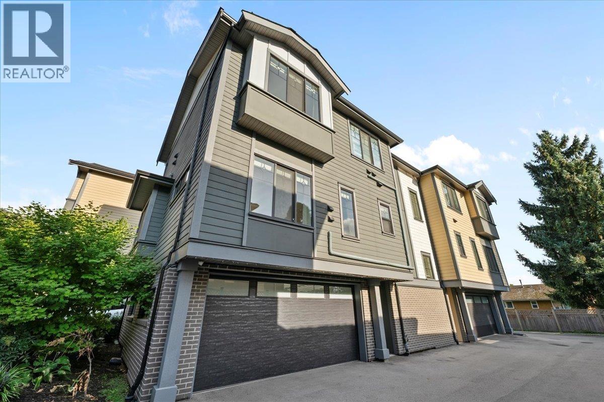 107 258 Hart Street, Coquitlam, British Columbia  V3K 1R4 - Photo 1 - R3055998