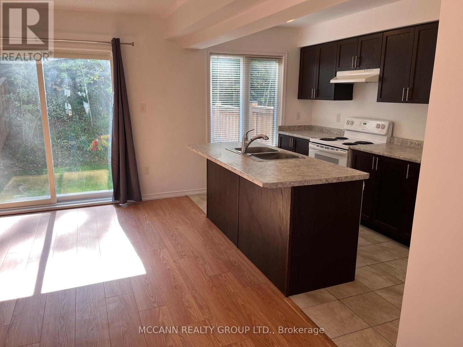 79 Franks Way, Barrie, Ontario  L4N 3J1 - Photo 7 - S12448344