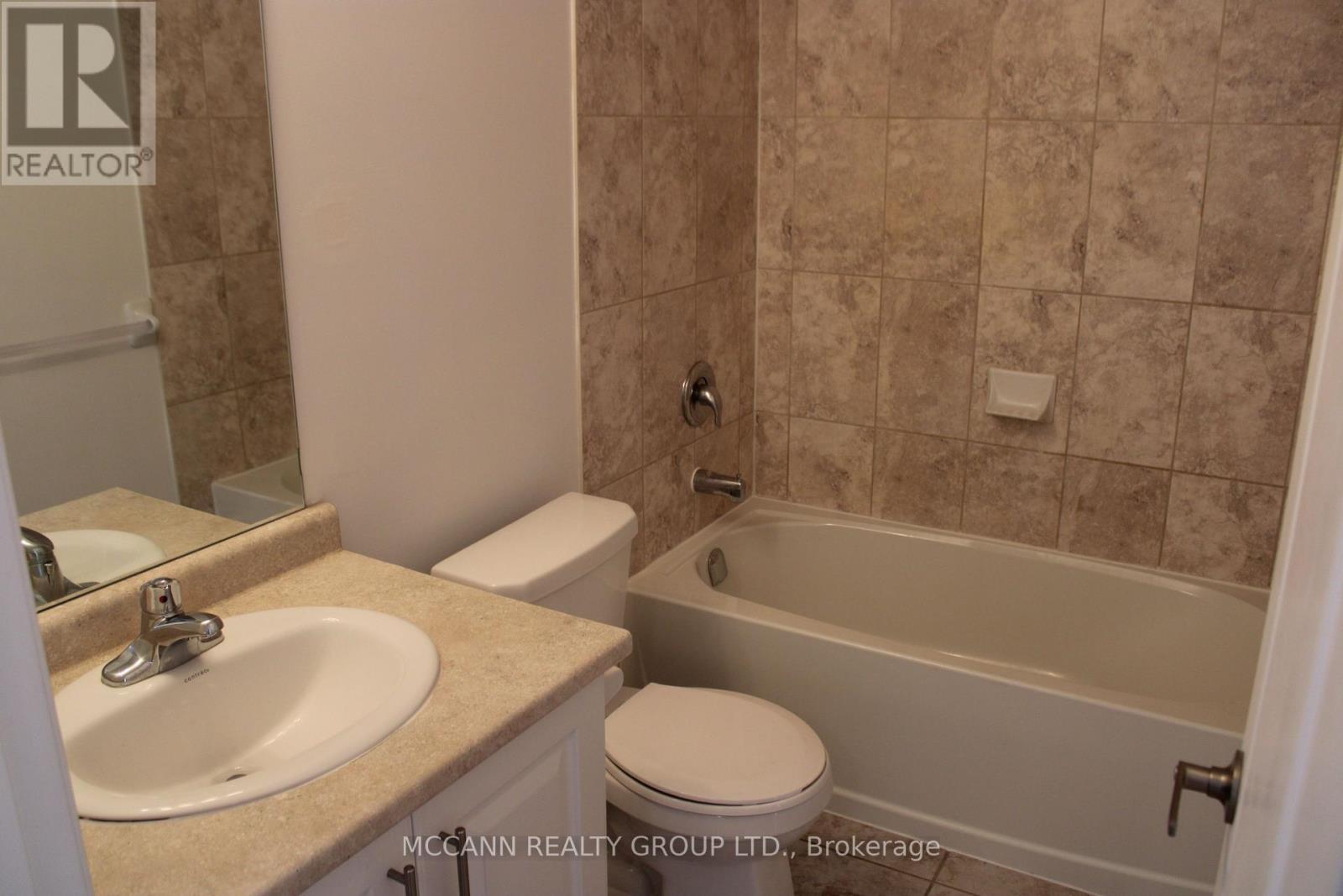 79 Franks Way, Barrie, Ontario  L4N 3J1 - Photo 15 - S12448344