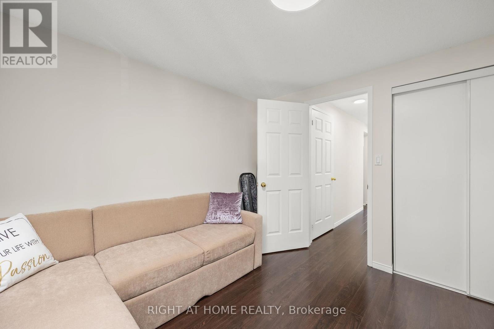 8 - 75 Strathaven Drive, Mississauga (Hurontario), Ontario  L5R 3W1 - Photo 19 - W12448341