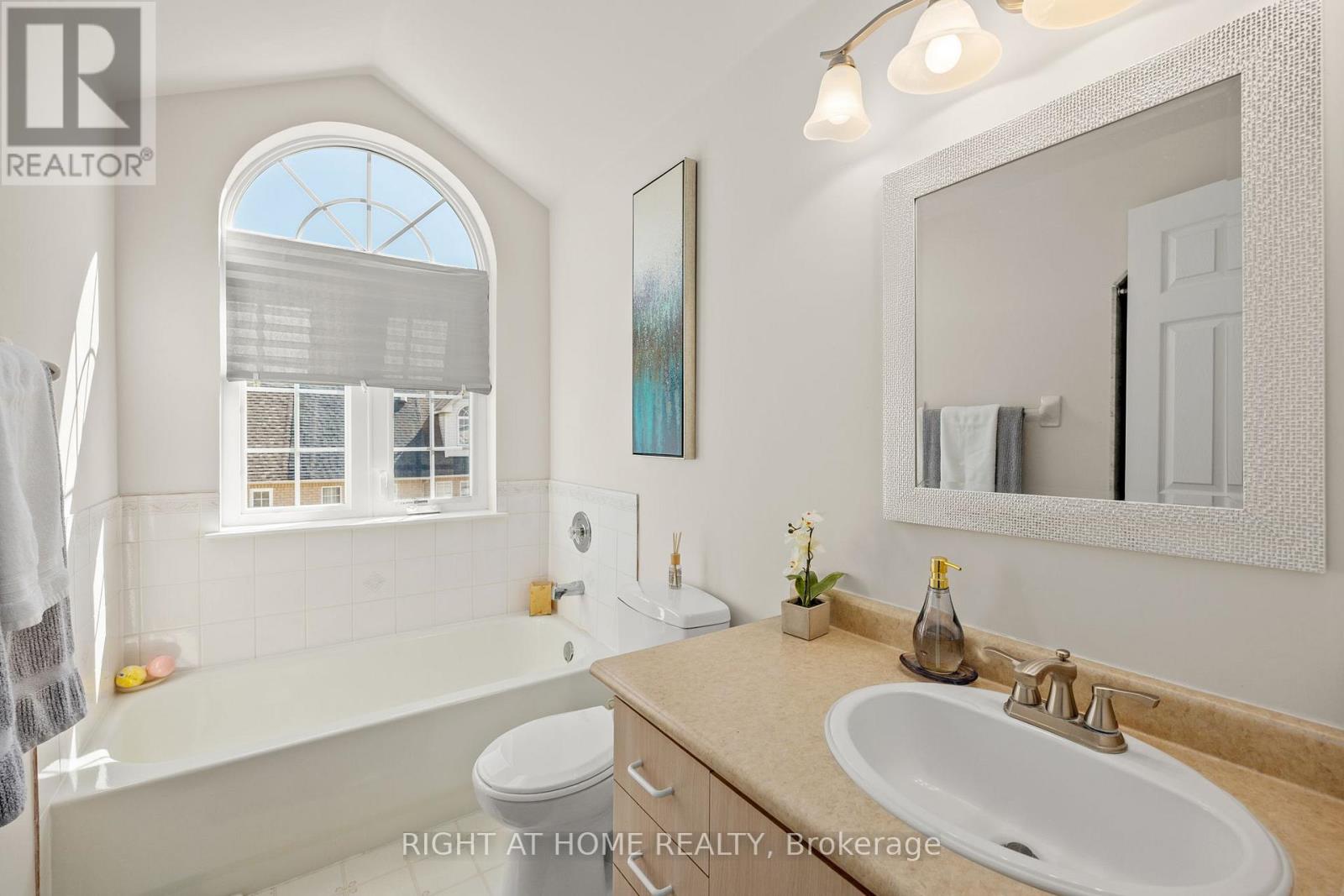 8 - 75 Strathaven Drive, Mississauga (Hurontario), Ontario  L5R 3W1 - Photo 23 - W12448341