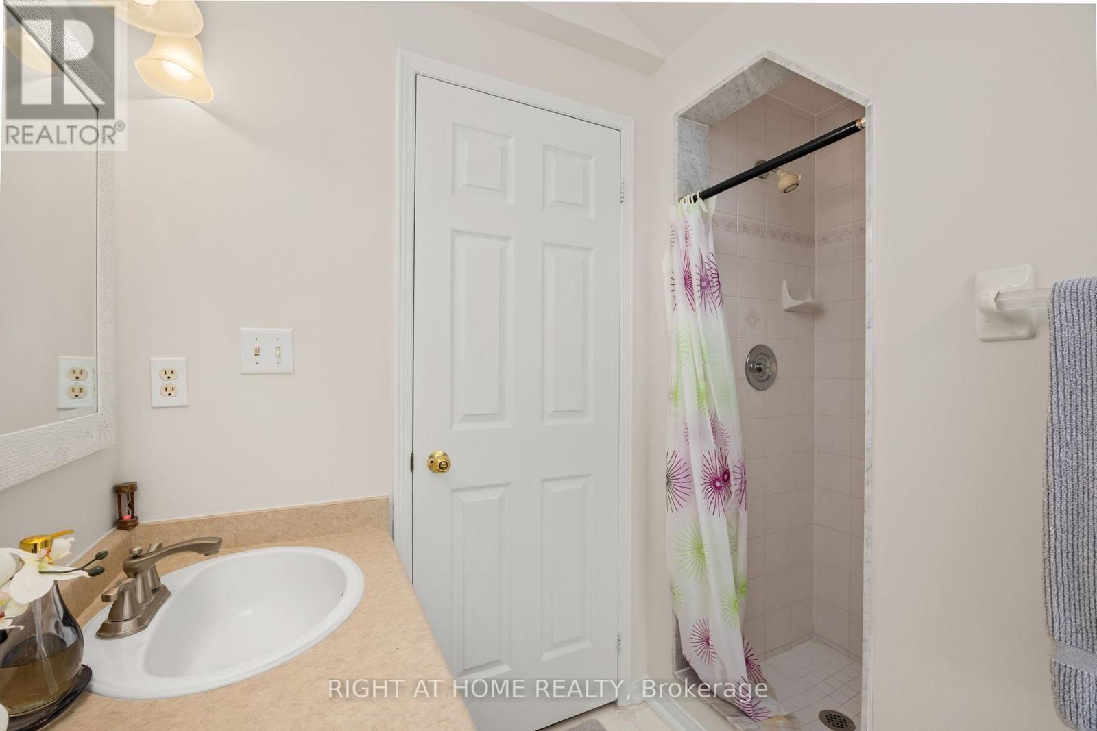 8 - 75 Strathaven Drive, Mississauga (Hurontario), Ontario  L5R 3W1 - Photo 24 - W12448341