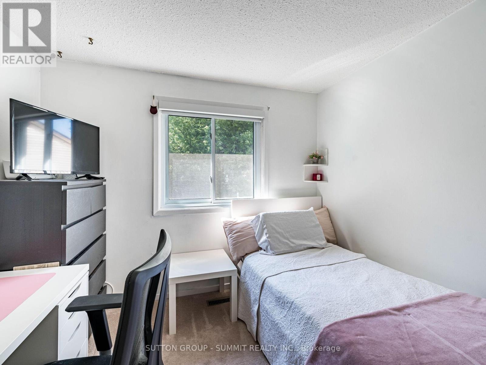 12 Pontiac Court, Brampton (Heart Lake West), Ontario  L6Z 1C1 - Photo 23 - W12448342