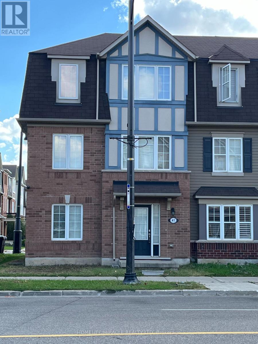 41 Ganton Heights, Brampton, Ontario  L7A 3Y8 - Photo 2 - W12448347