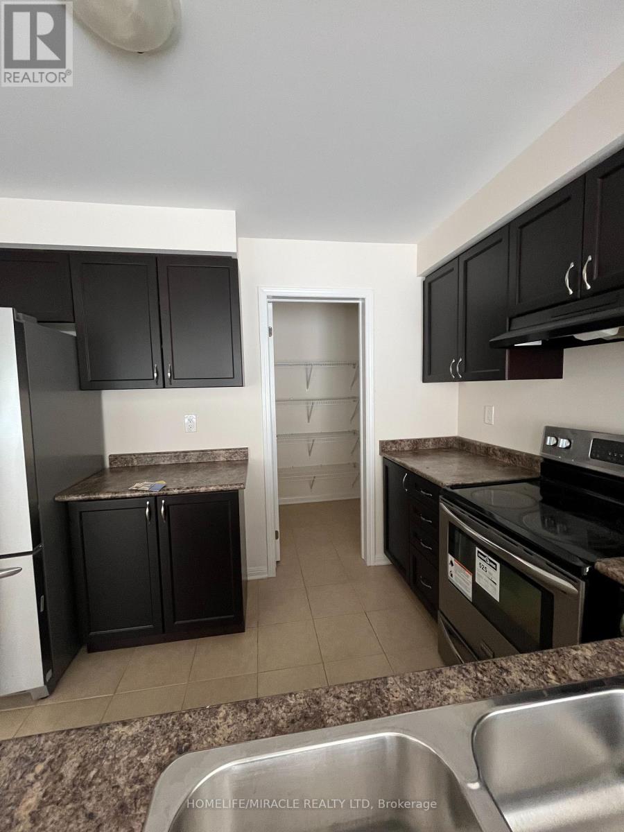 41 Ganton Heights, Brampton, Ontario  L7A 3Y8 - Photo 6 - W12448347