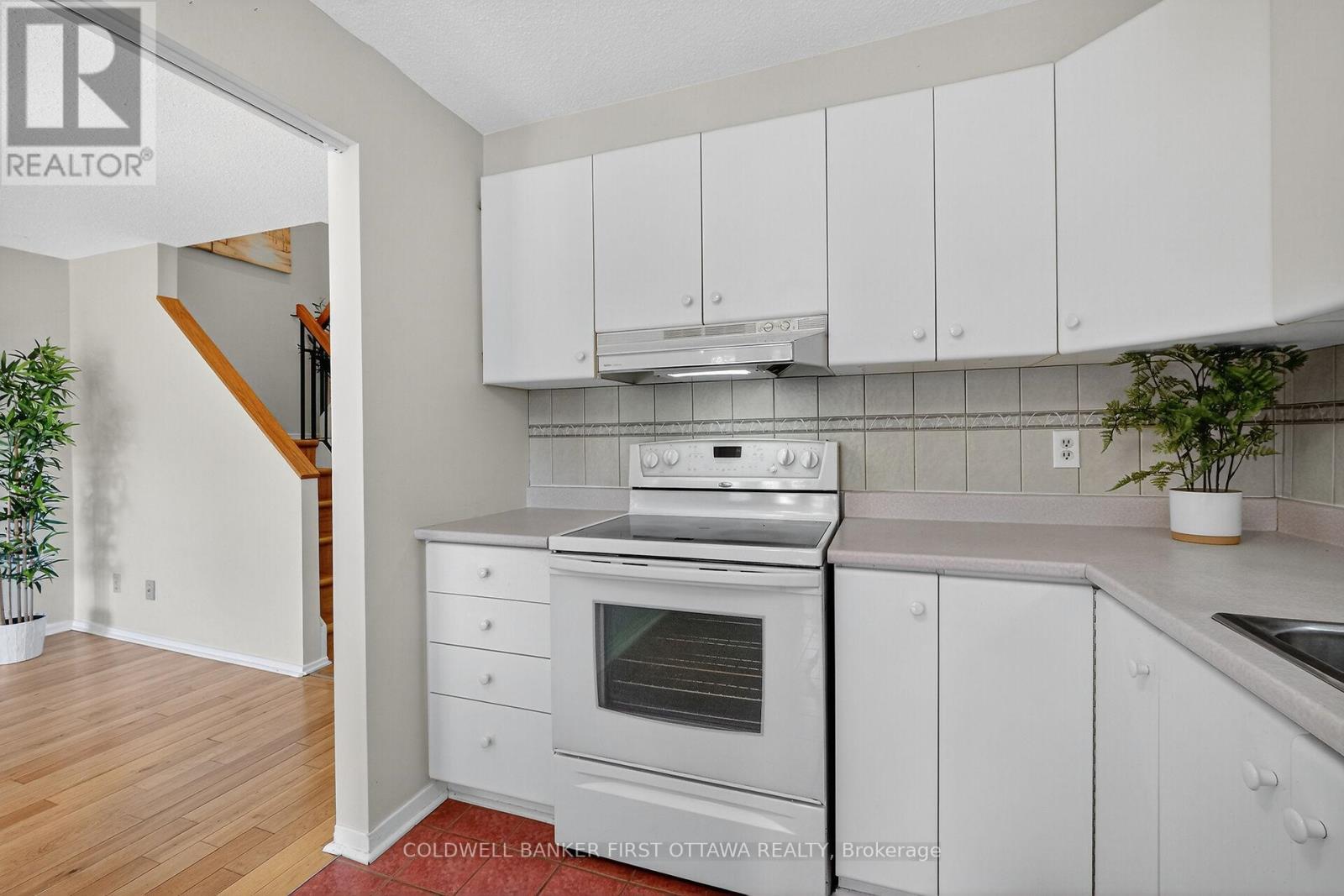1242 - 1242 Lassiter Terrace W, Ottawa, Ontario  K1J 8N1 - Photo 11 - X12448356