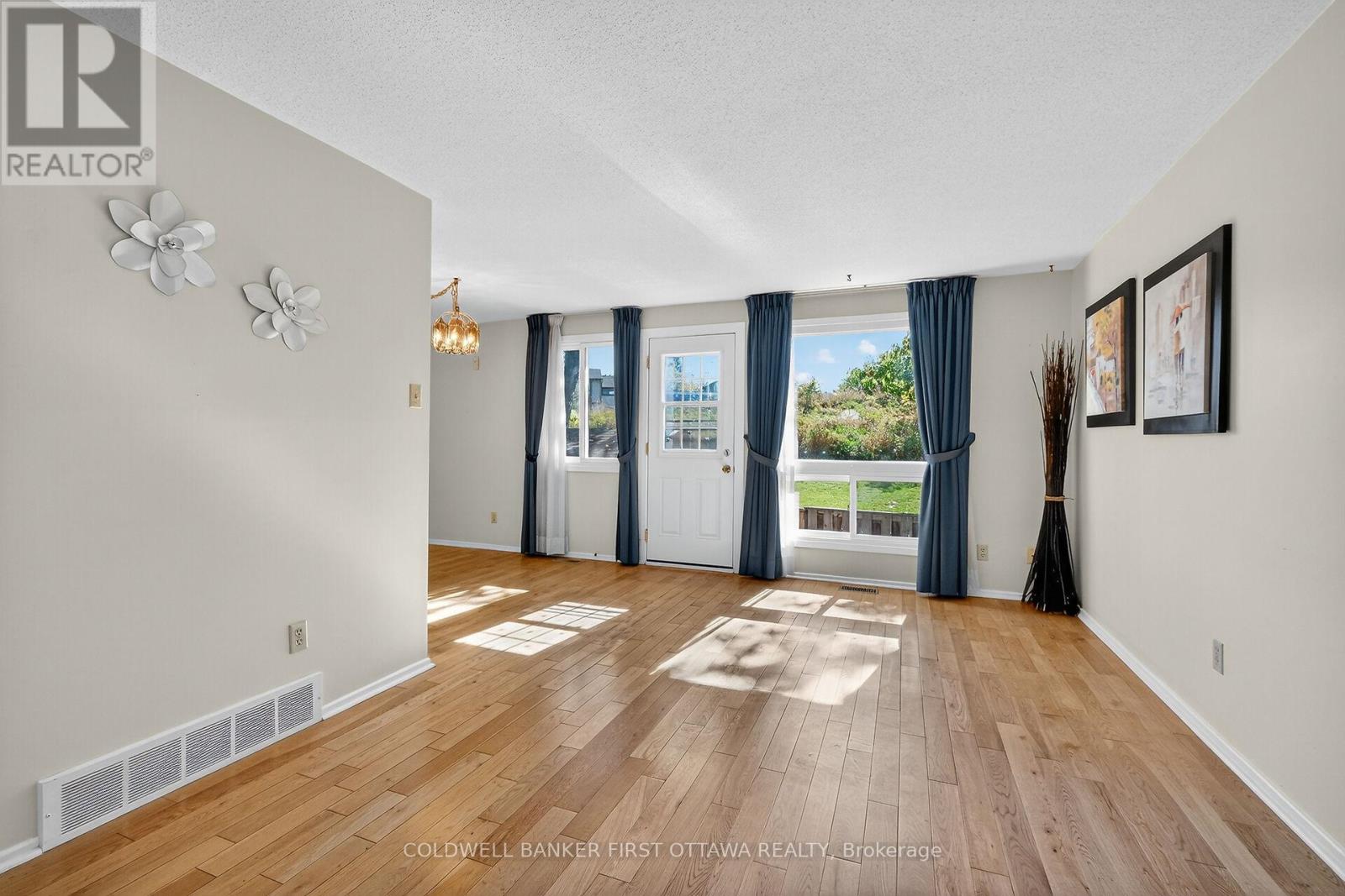 1242 - 1242 Lassiter Terrace W, Ottawa, Ontario  K1J 8N1 - Photo 6 - X12448356