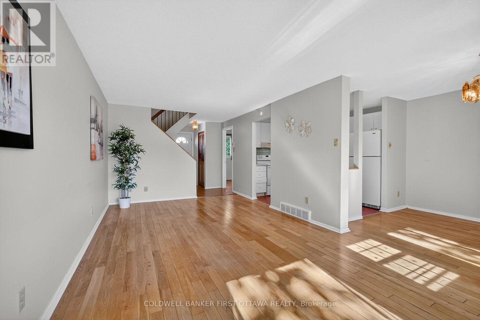 1242 - 1242 Lassiter Terrace W, Ottawa, Ontario  K1J 8N1 - Photo 7 - X12448356
