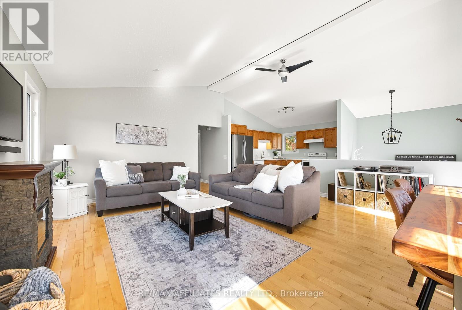 161 Henry Street, Carleton Place, Ontario  K7C 1A9 - Photo 11 - X12448369