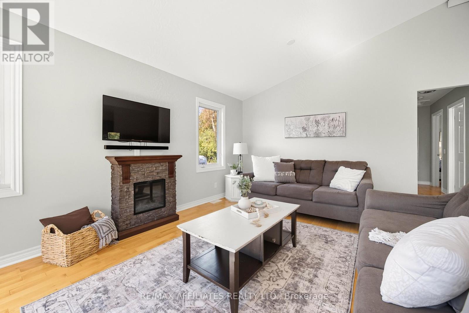 161 Henry Street, Carleton Place, Ontario  K7C 1A9 - Photo 12 - X12448369