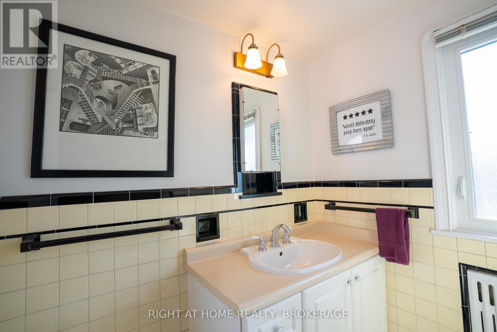 57 Edgar Street, Welland, Ontario  L3C 1S6 - Photo 33 - X12448383