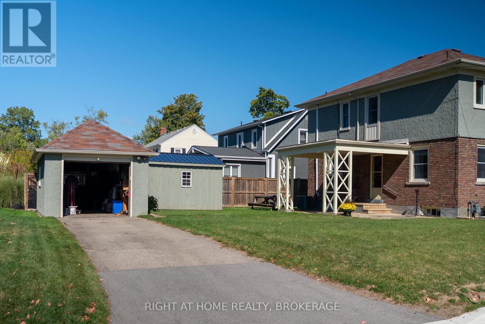 57 Edgar Street, Welland, Ontario  L3C 1S6 - Photo 6 - X12448383