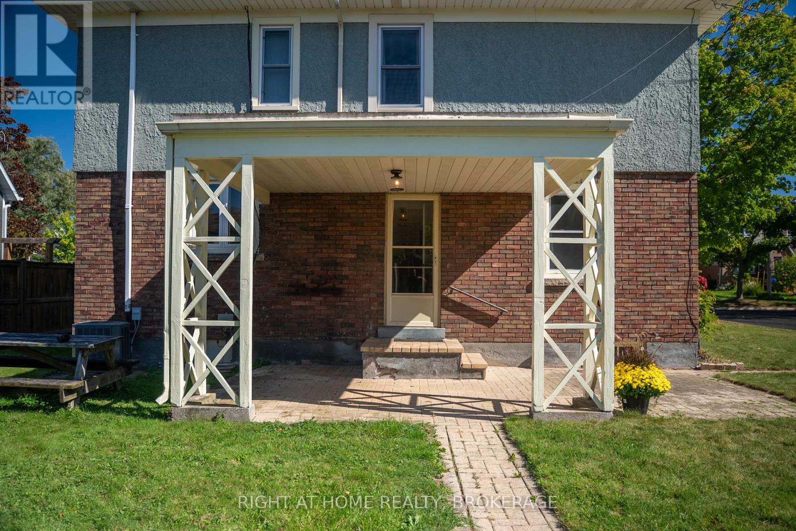57 Edgar Street, Welland, Ontario  L3C 1S6 - Photo 8 - X12448383