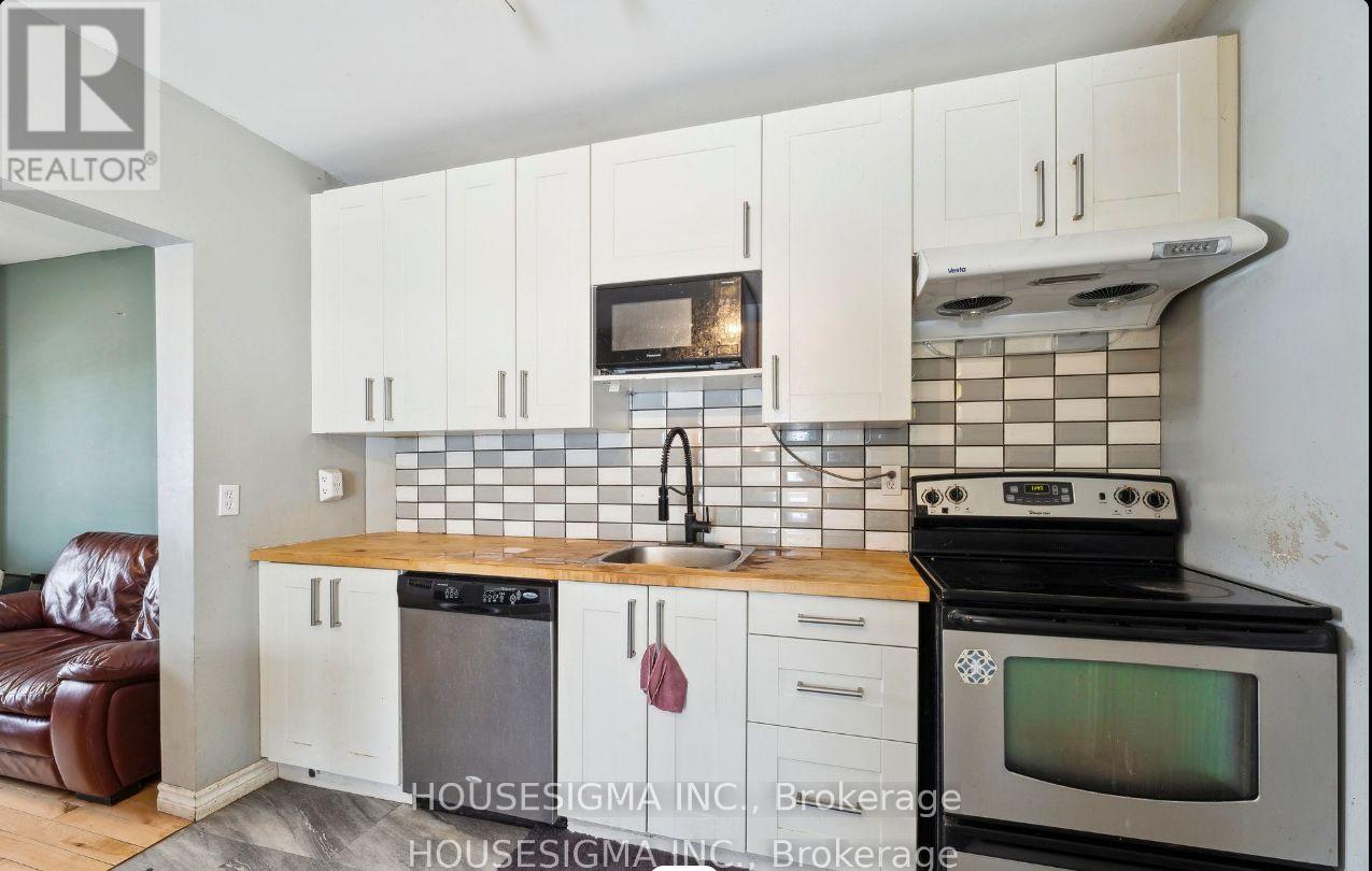 635 Brown Street, Peterborough, Ontario  K9J 4K6 - Photo 10 - X12448339