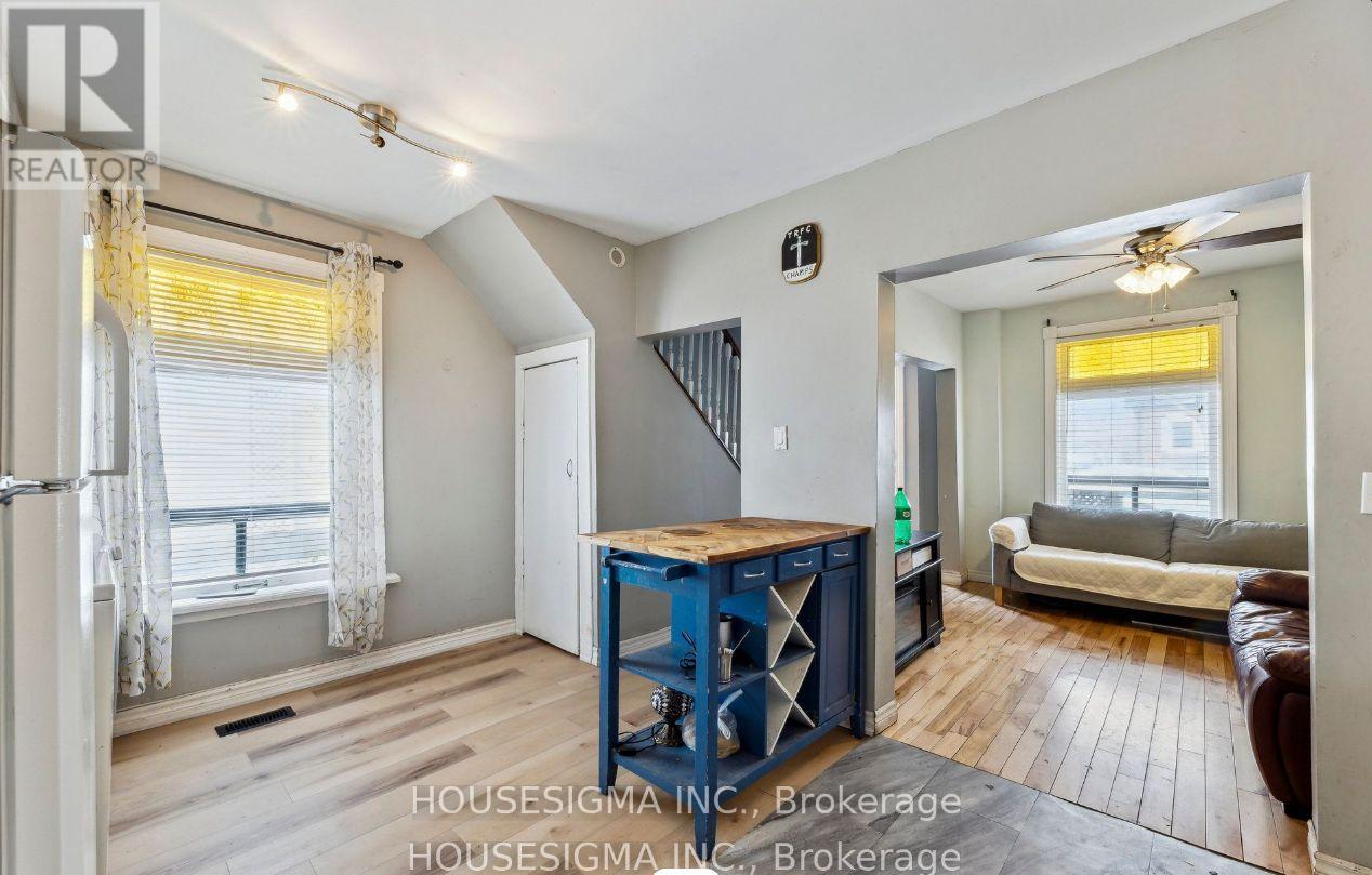 635 Brown Street, Peterborough, Ontario  K9J 4K6 - Photo 12 - X12448339