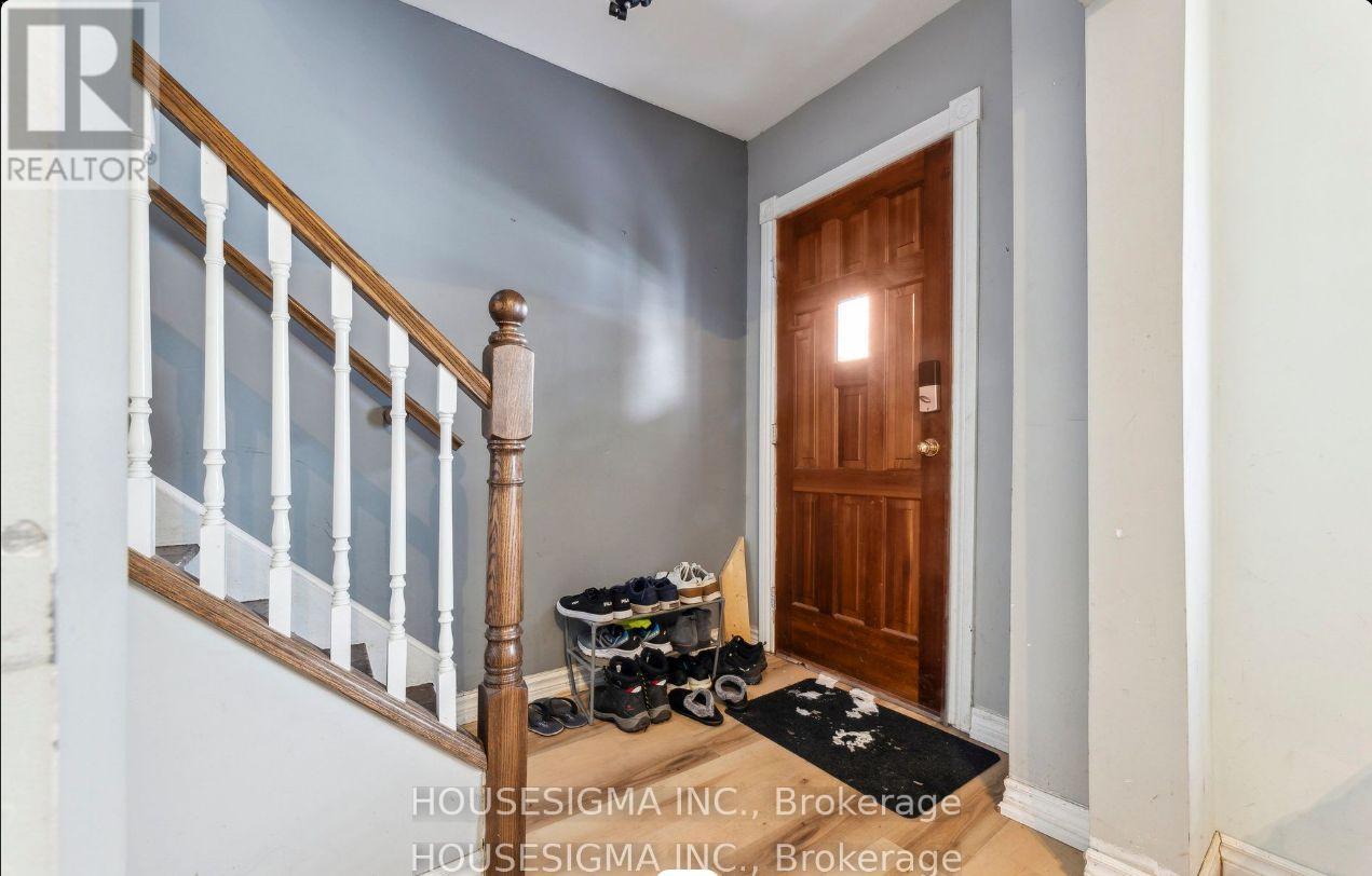 635 Brown Street, Peterborough, Ontario  K9J 4K6 - Photo 3 - X12448339