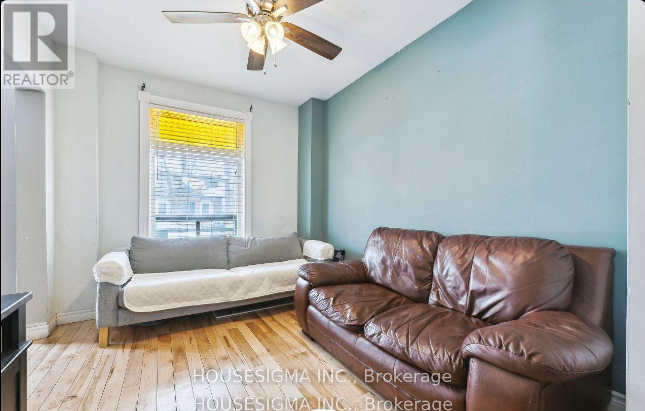 635 Brown Street, Peterborough, Ontario  K9J 4K6 - Photo 7 - X12448339