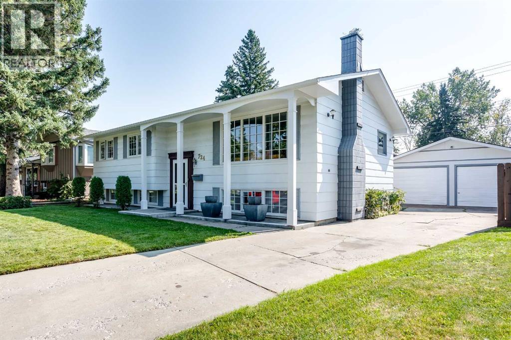 724 Wilton Place Se, Calgary, Alberta  T2J 2G3 - Photo 2 - A2259926