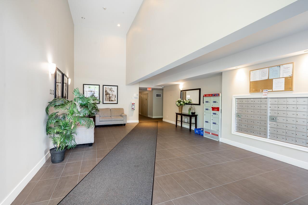 313 6480 195a Street, Surrey, British Columbia  V4N 6P1 - Photo 3 - R3055946