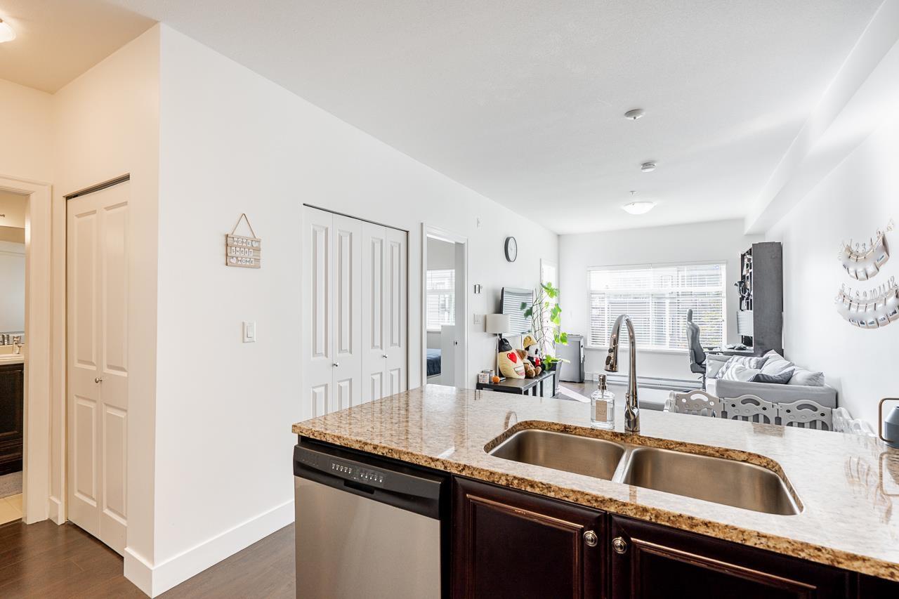 313 6480 195a Street, Surrey, British Columbia  V4N 6P1 - Photo 17 - R3055946