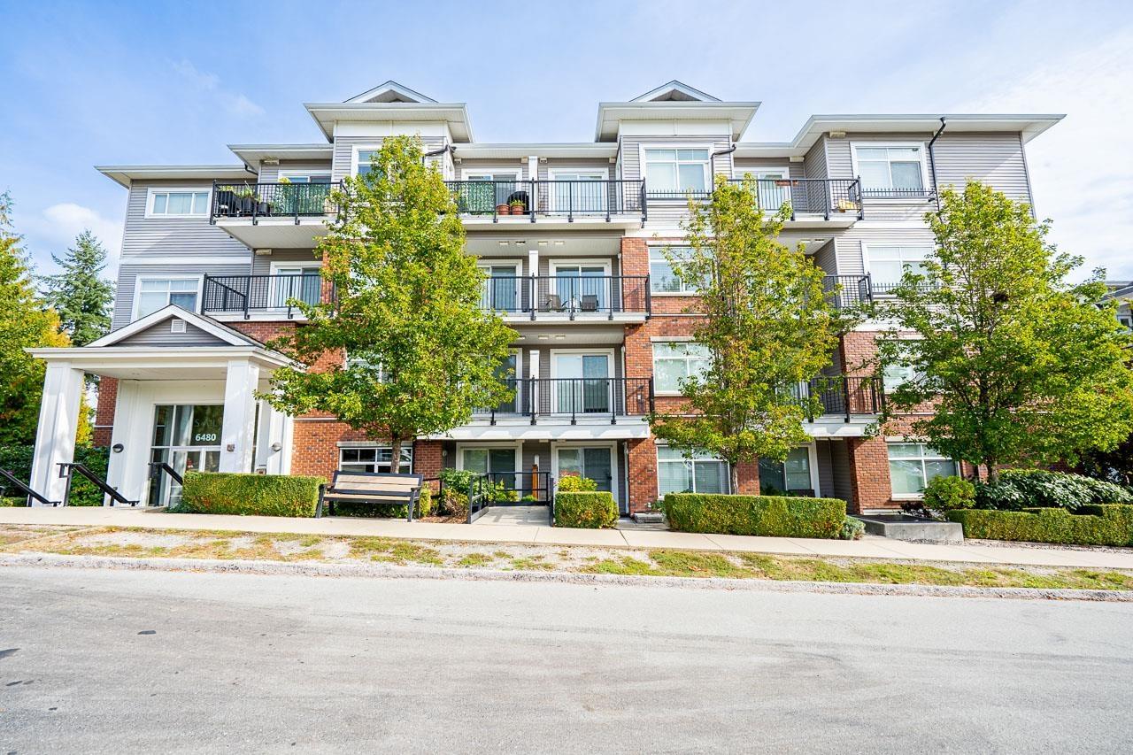 313 6480 195A STREET, Surrey, British Columbia