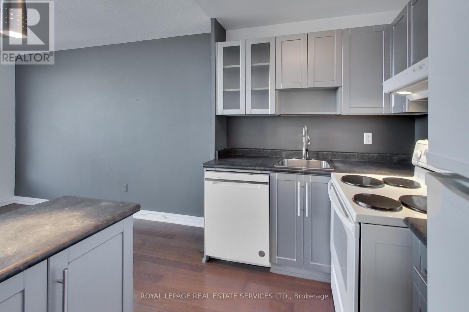 1412 - 40 Homewood Avenue, Toronto, Ontario  M4Y 2K2 - Photo 6 - C12307010