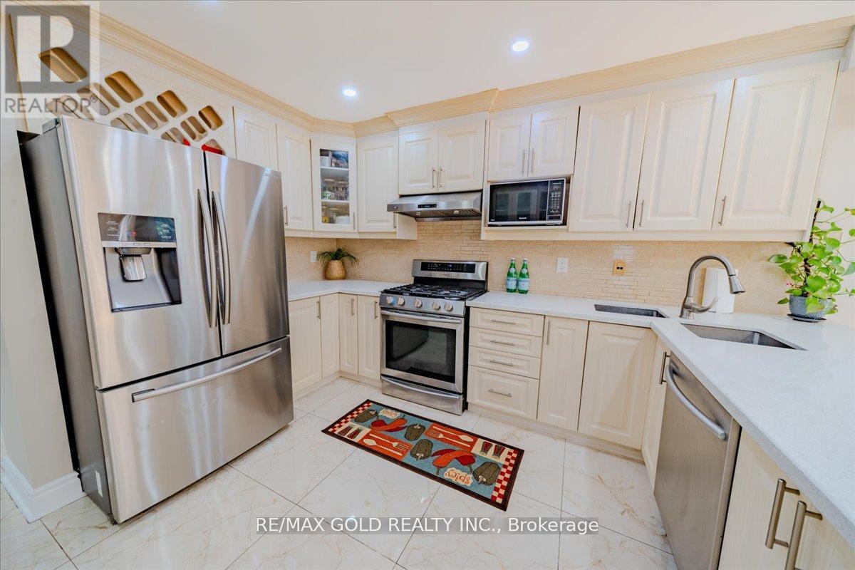 21 Townley Crescent, Brampton, Ontario  L6Z 4S9 - Photo 10 - W12320469
