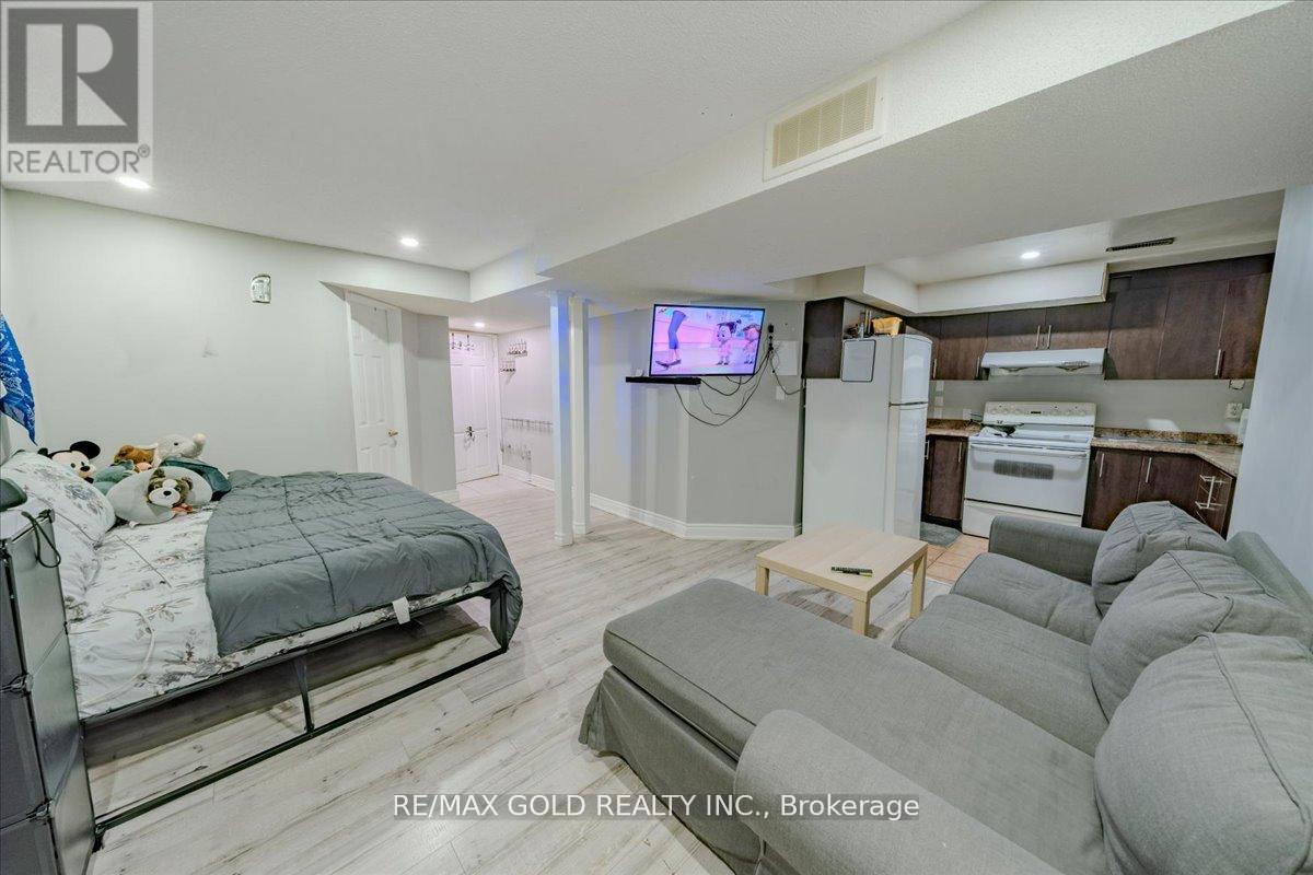 21 Townley Crescent, Brampton, Ontario  L6Z 4S9 - Photo 35 - W12320469