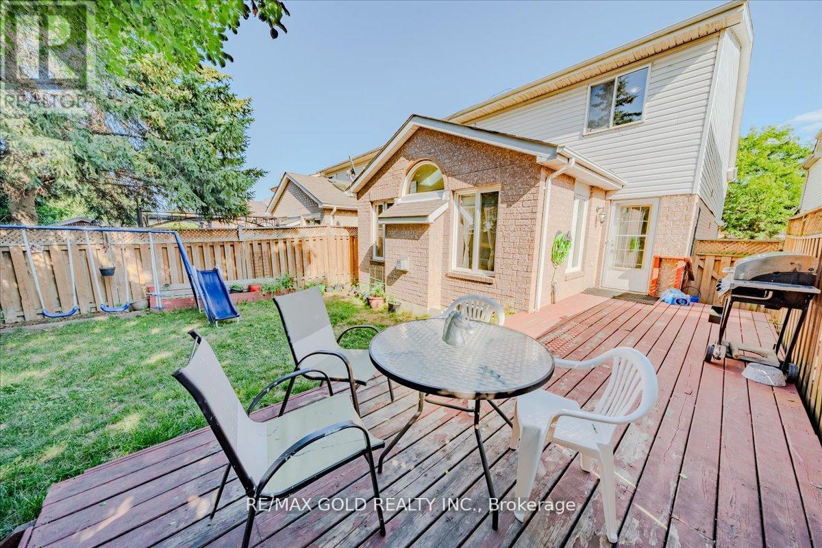 21 Townley Crescent, Brampton, Ontario  L6Z 4S9 - Photo 39 - W12320469