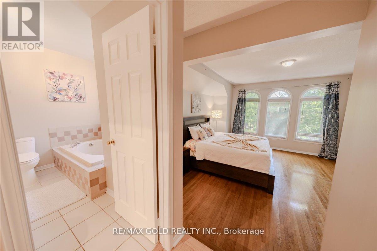 21 Townley Crescent, Brampton, Ontario  L6Z 4S9 - Photo 15 - W12320469