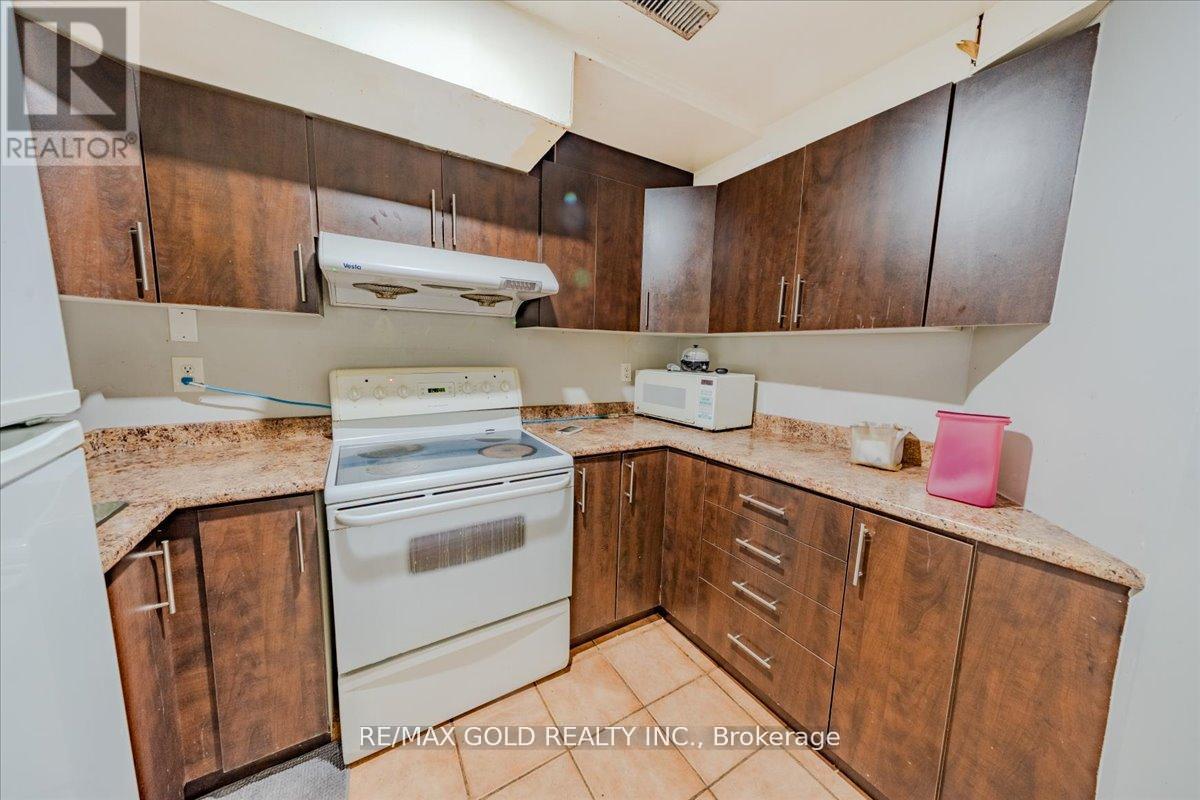 21 Townley Crescent, Brampton, Ontario  L6Z 4S9 - Photo 36 - W12320469