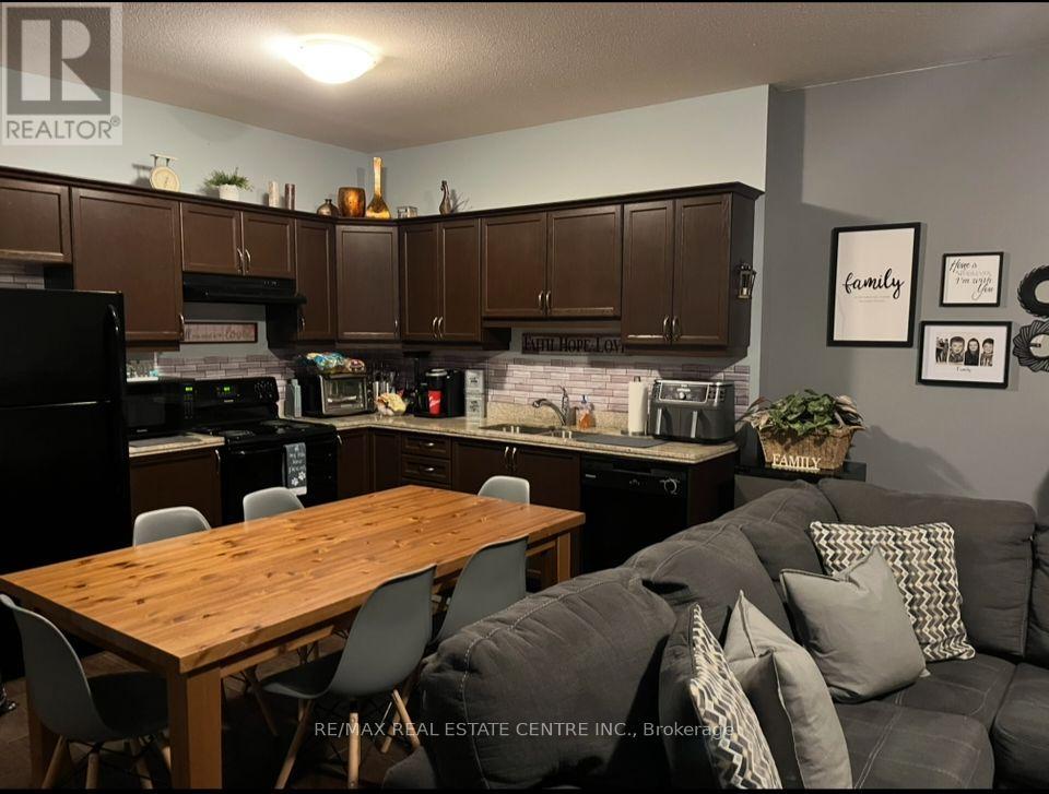 140 King Street West Street, Hamilton, Ontario  L8G 1J2 - Photo 3 - X12406714