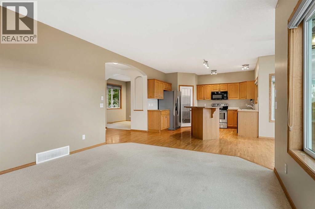 28 Bow Ridge Link, Cochrane, Alberta  T4C 1V4 - Photo 5 - A2261551