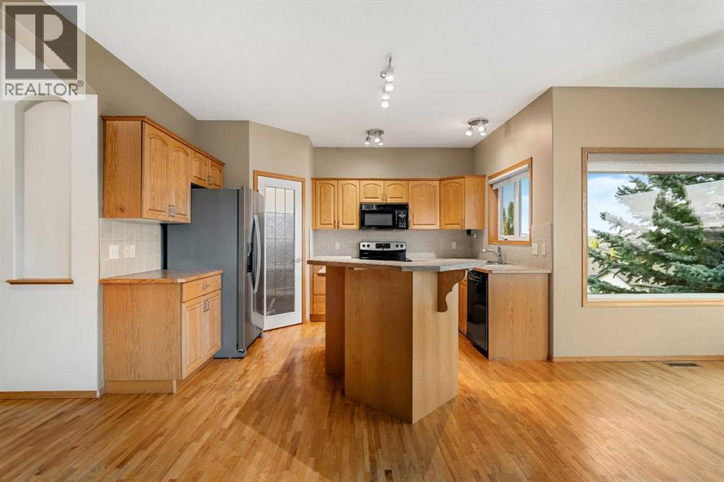 28 Bow Ridge Link, Cochrane, Alberta  T4C 1V4 - Photo 6 - A2261551