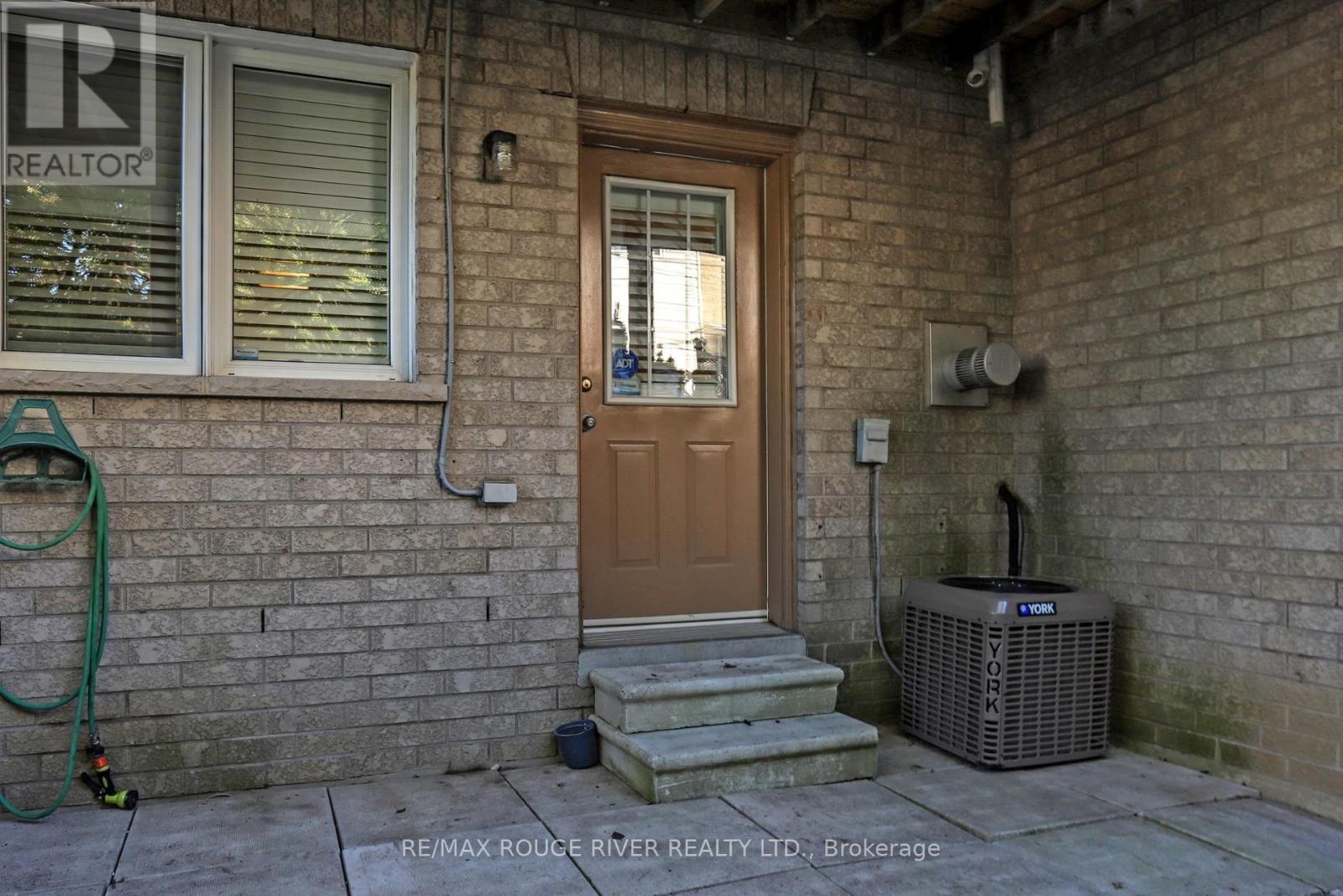 20 Rodeo Court, Toronto, Ontario  M2M 4M3 - Photo 37 - C12448357