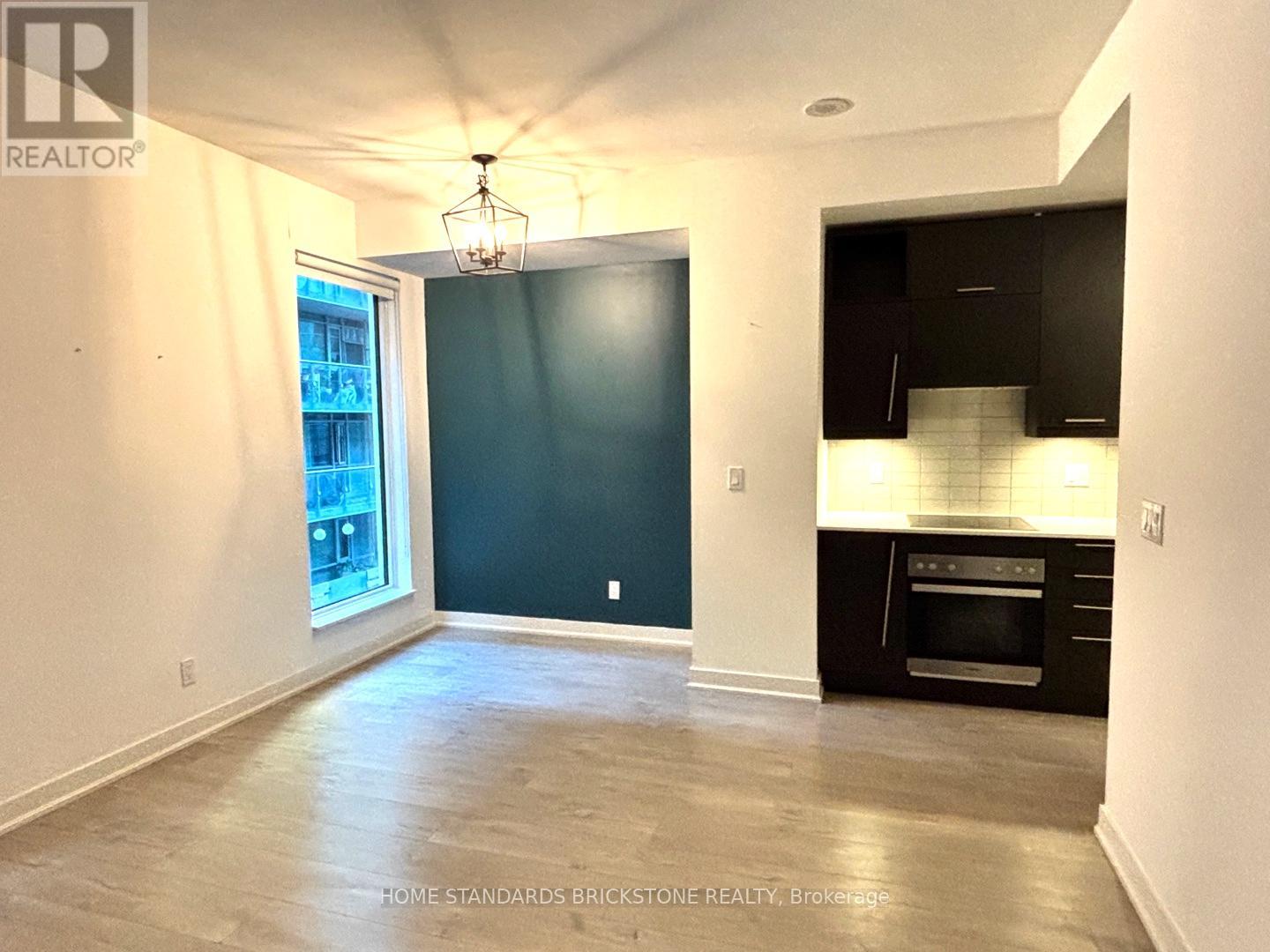 301 - 30 Nelson Street, Toronto, Ontario  M5V 0H5 - Photo 14 - C12448360