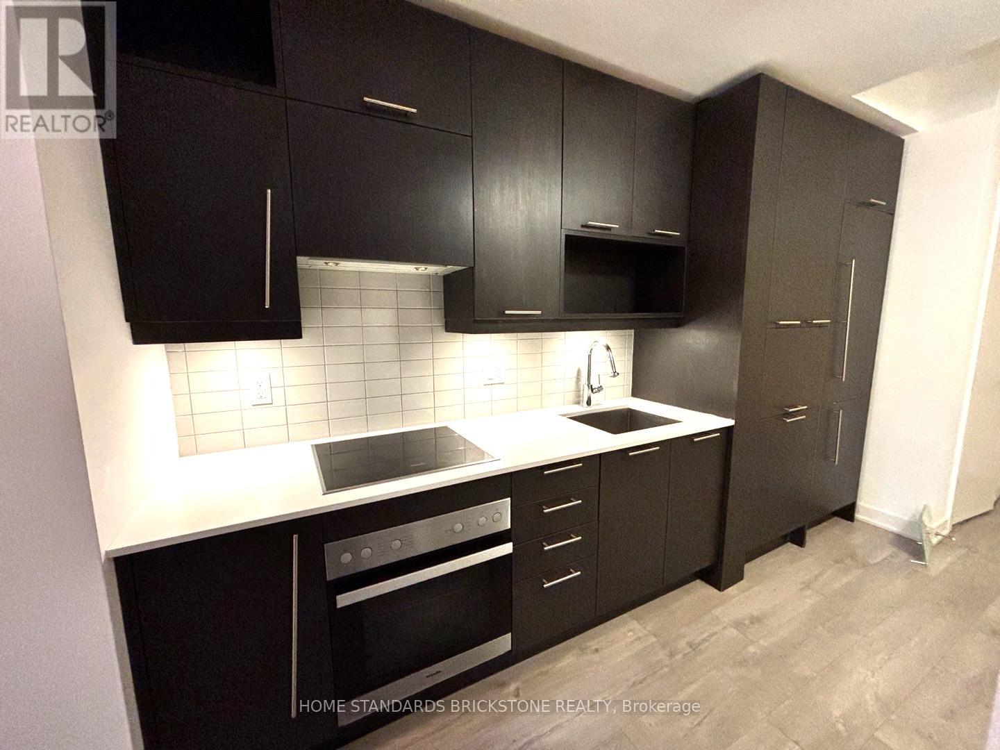 301 - 30 Nelson Street, Toronto, Ontario  M5V 0H5 - Photo 16 - C12448360
