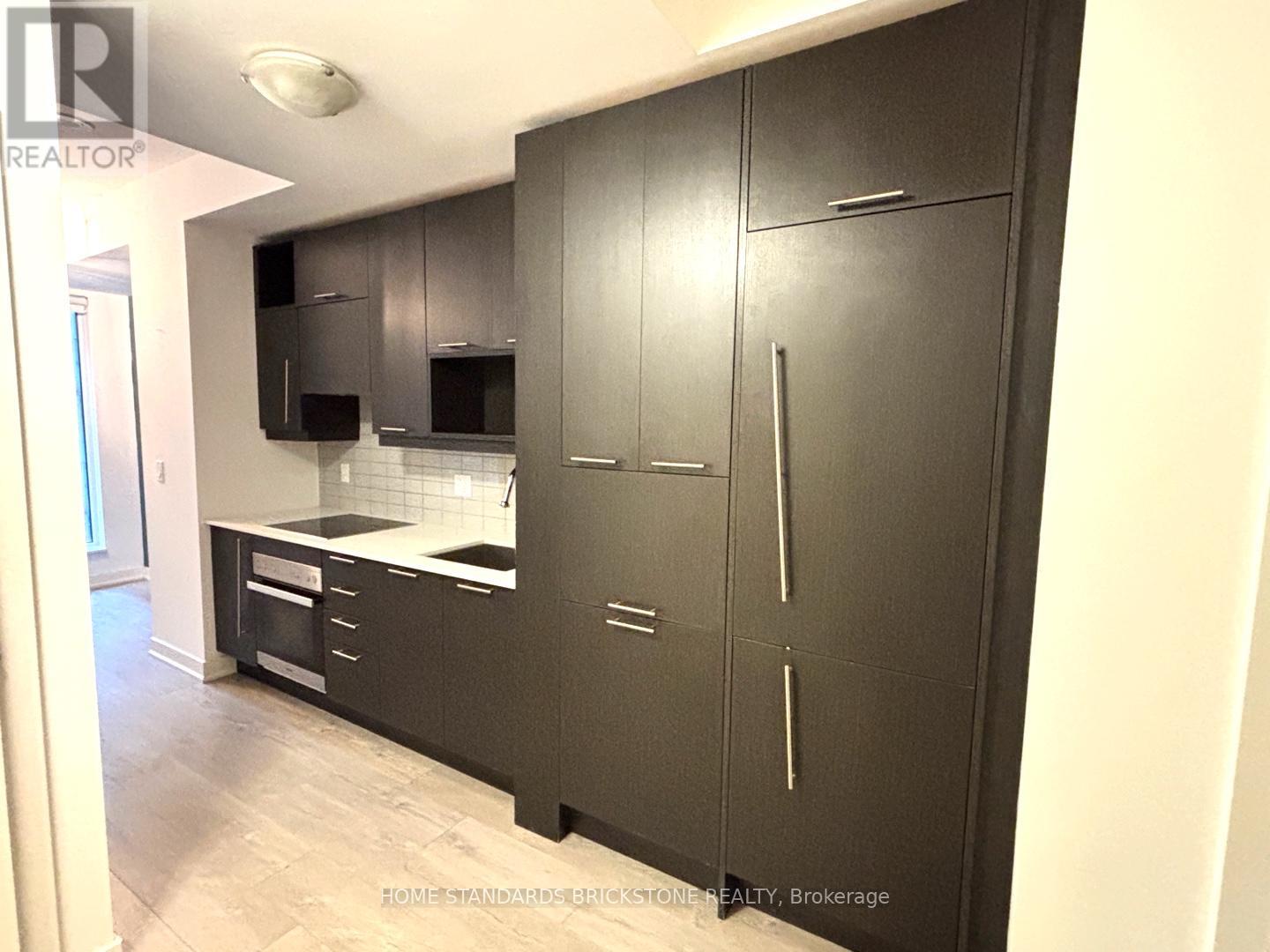 301 - 30 Nelson Street, Toronto, Ontario  M5V 0H5 - Photo 17 - C12448360