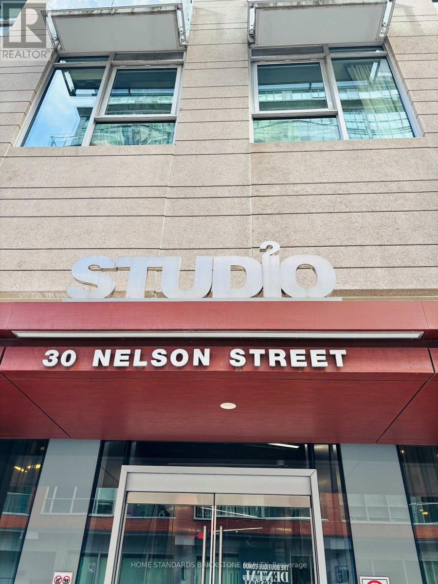 301 - 30 Nelson Street, Toronto, Ontario  M5V 0H5 - Photo 2 - C12448360
