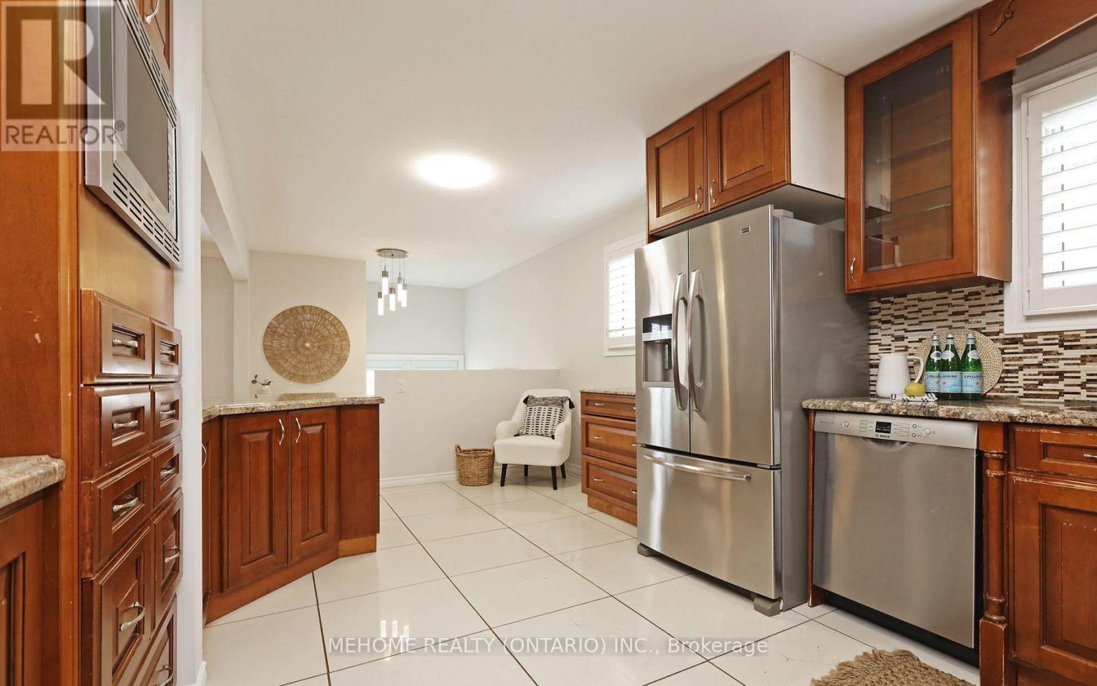 Upper - 130 Edmonton Drive, Toronto, Ontario  M2J 3X1 - Photo 7 - C12448370