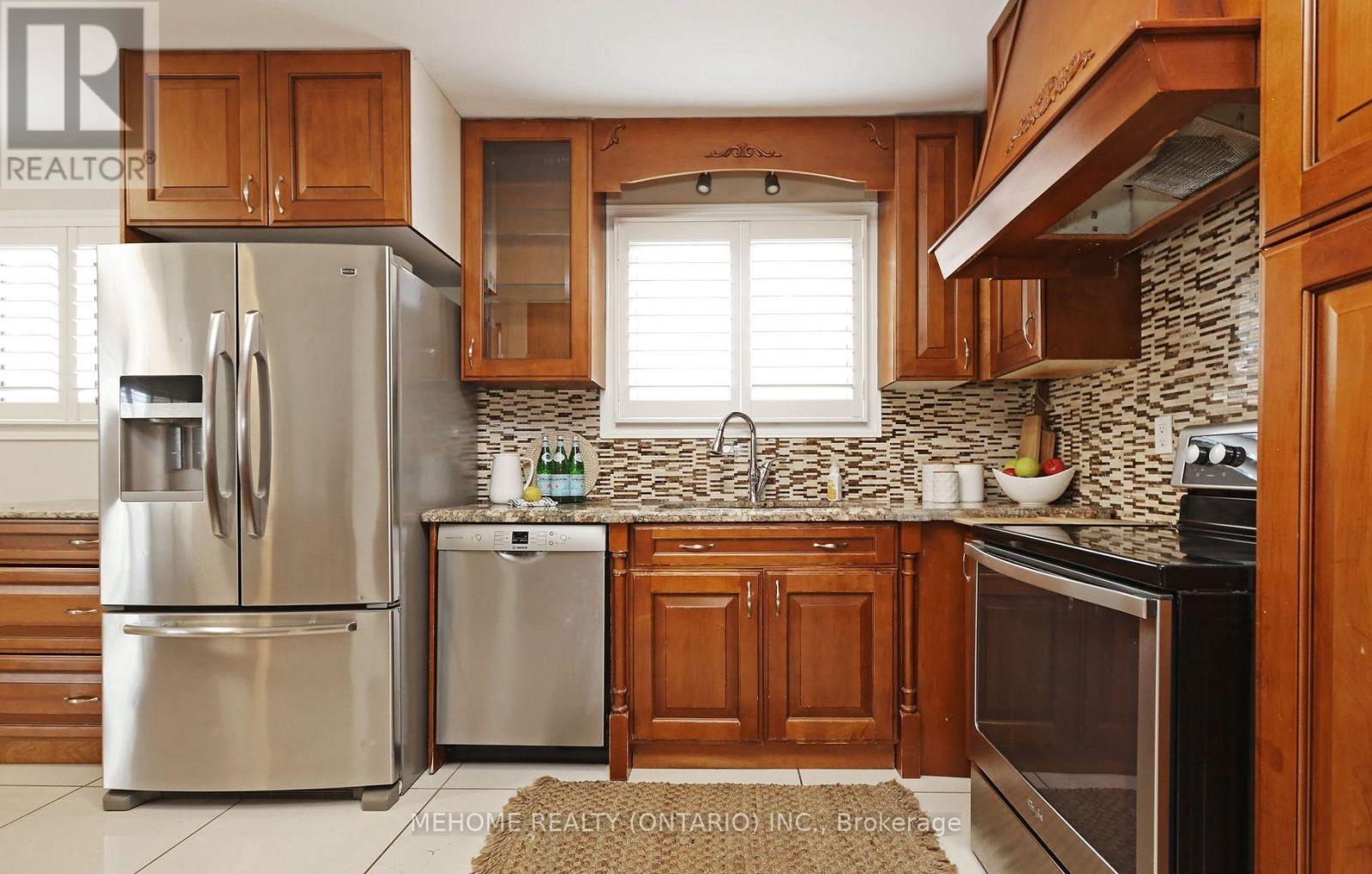 Upper - 130 Edmonton Drive, Toronto, Ontario  M2J 3X1 - Photo 8 - C12448370