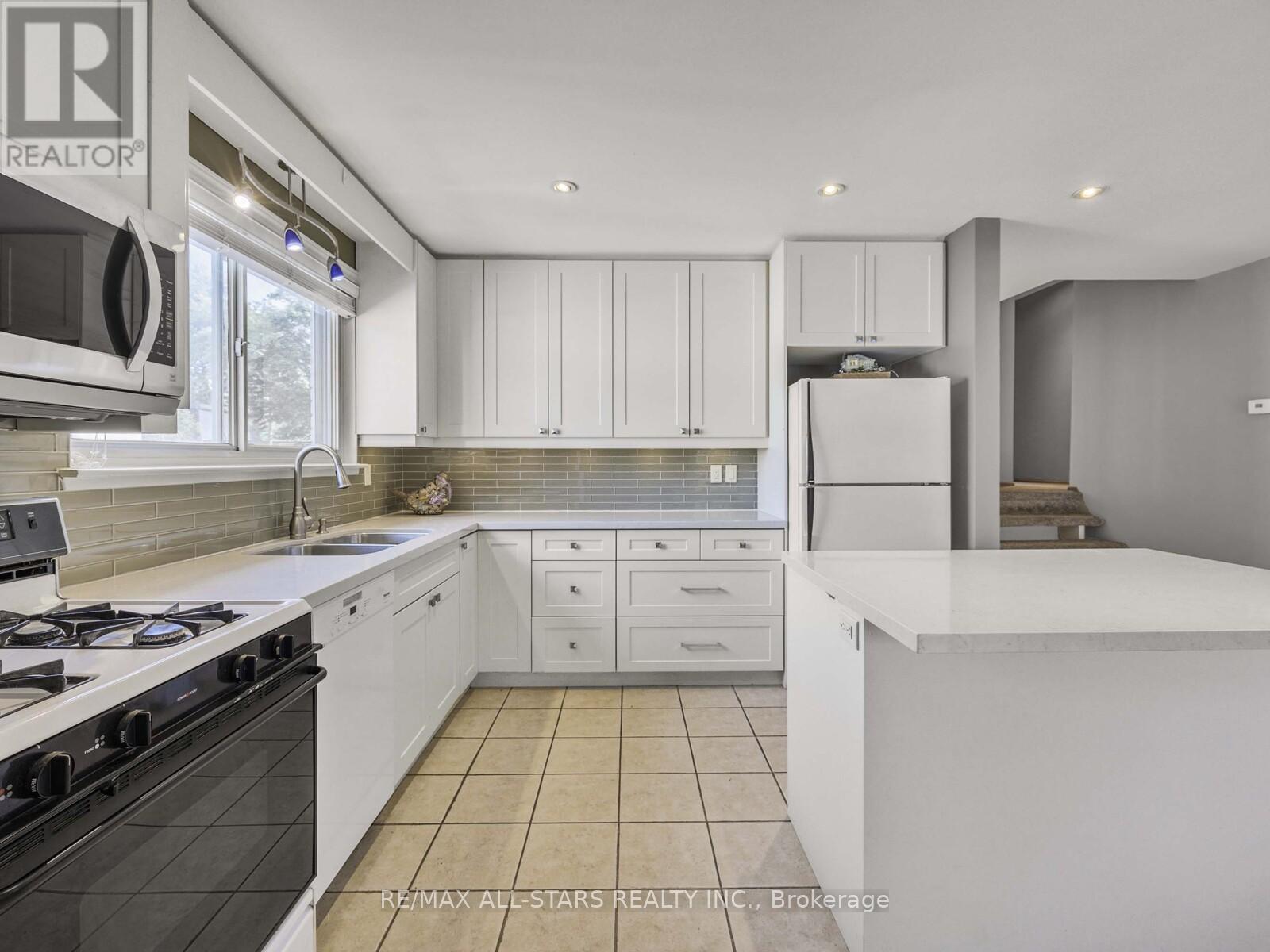 220 Catalina Drive, Toronto (Guildwood), Ontario  M1E 1B7 - Photo 19 - E12448355