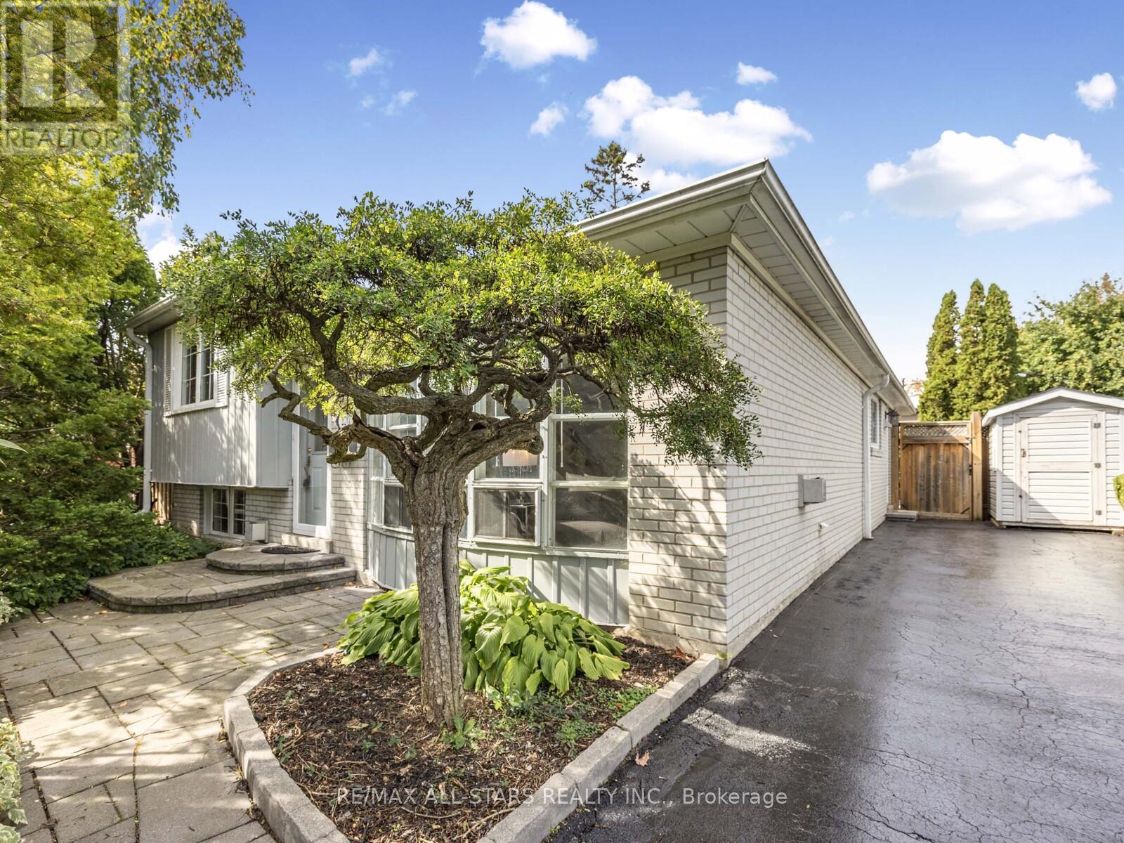220 Catalina Drive, Toronto (Guildwood), Ontario  M1E 1B7 - Photo 3 - E12448355
