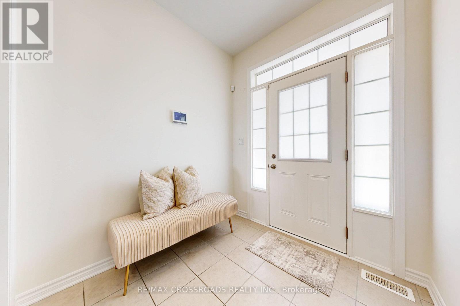 15 Littlebeck Crescent, Whitby, Ontario  L1P 0G3 - Photo 3 - E12448379