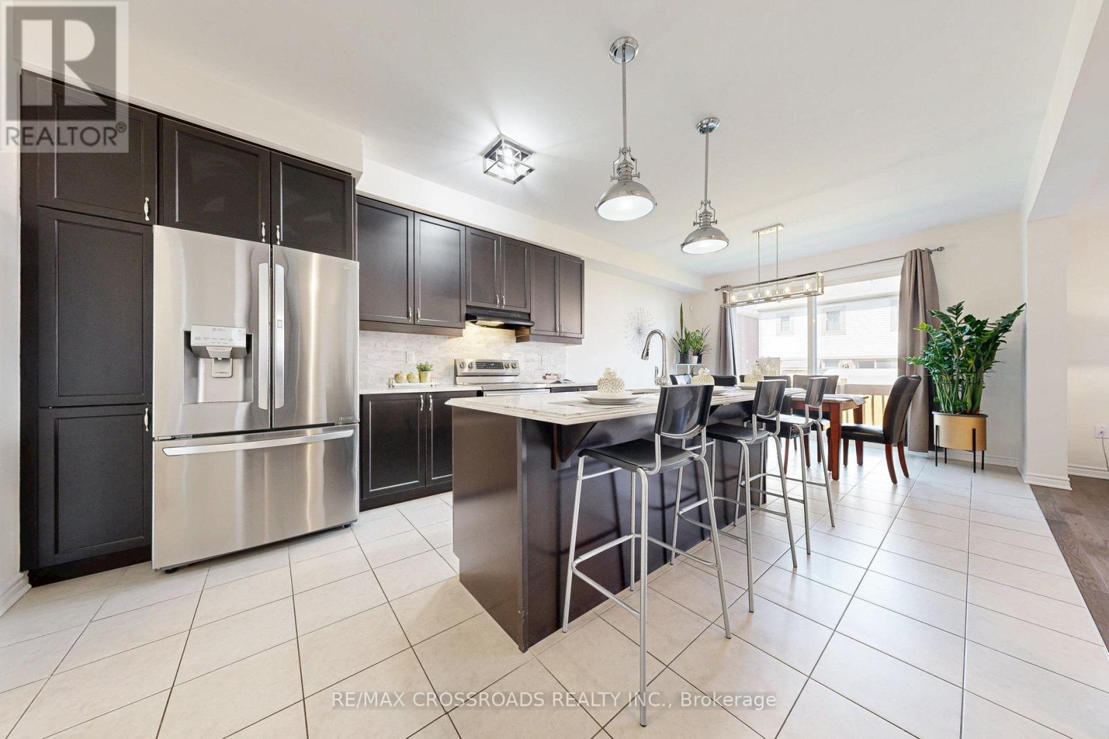 15 Littlebeck Crescent, Whitby, Ontario  L1P 0G3 - Photo 7 - E12448379