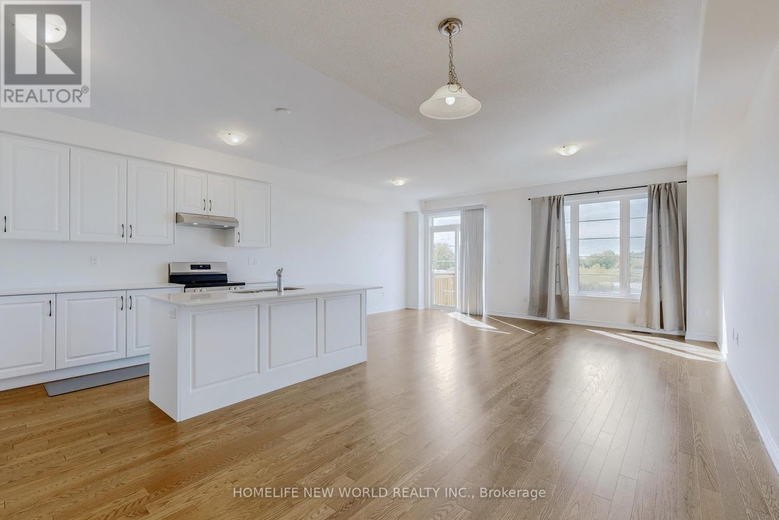 18 Velvet Drive, Whitby, Ontario  L1P 0P6 - Photo 2 - E12448387