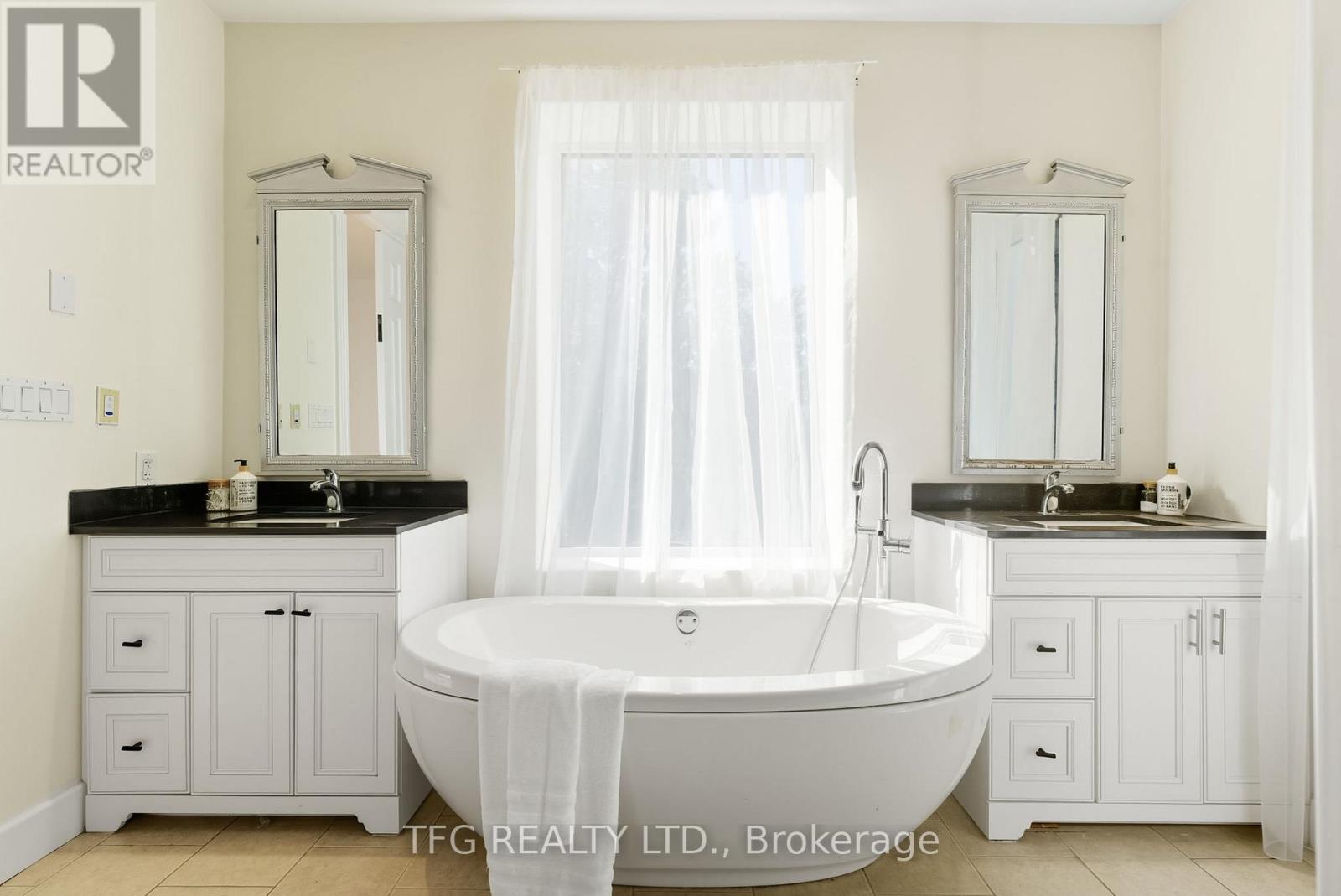 165 Bayshore Drive, Ramara, Ontario  L0K 1B0 - Photo 30 - S12448409