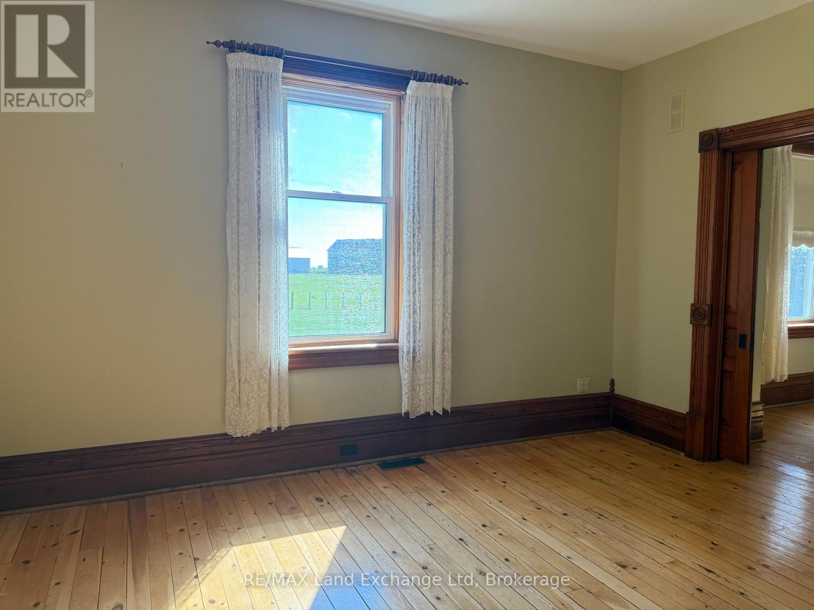 84947 Bluewater Highway, Ashfield-Colborne-Wawanosh, Ontario  N7A 3X9 - Photo 14 - X12448405